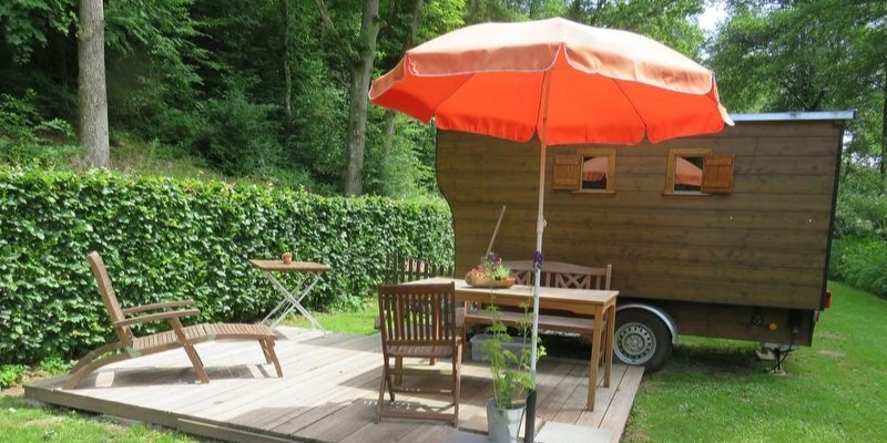 außergewöhnliche Unterkünfte - Bienenwagen